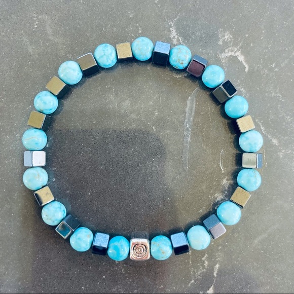 💰 𝕊 𝕠 𝕝 𝕕 💰 Genuine Turquoise & Hematite Southwestern Bracelet - Picture 4 of 14